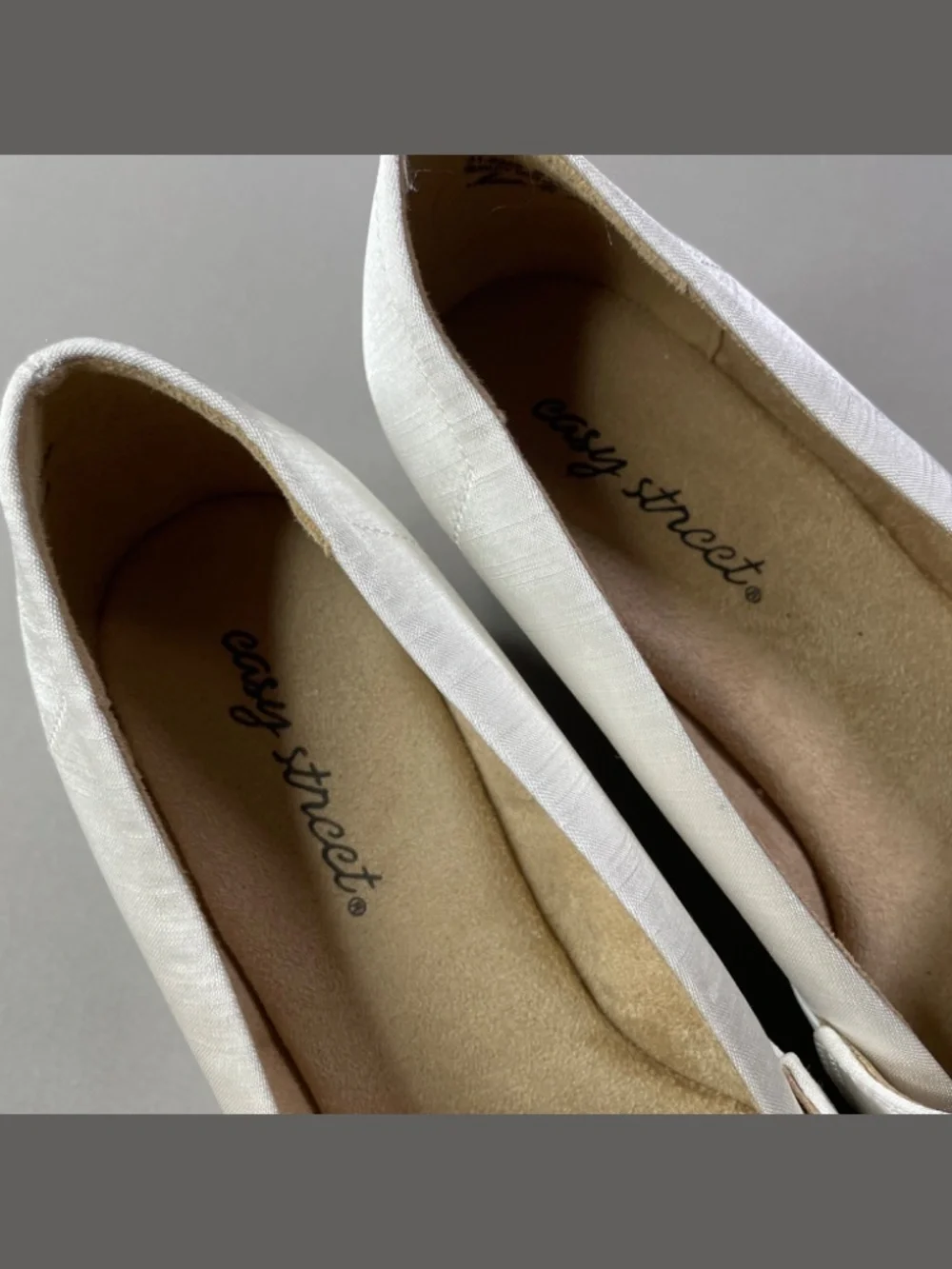 NEW Easy Street Shoes Womens 9 white brown satin jute wedges summer cocktail